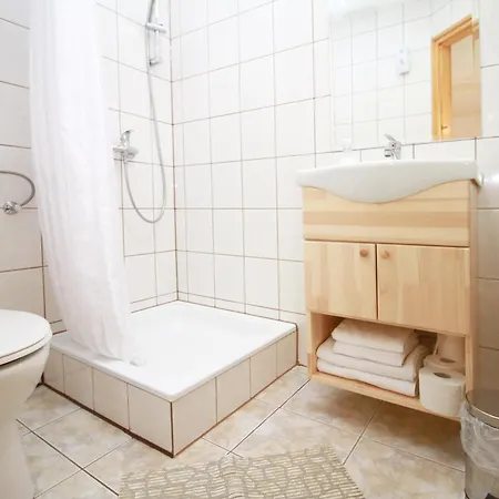 Bo-ni Vendeghaz Fertod